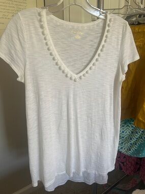Lilly Pulitzer White V-Neck Pom Trim Short Sleeve Tee